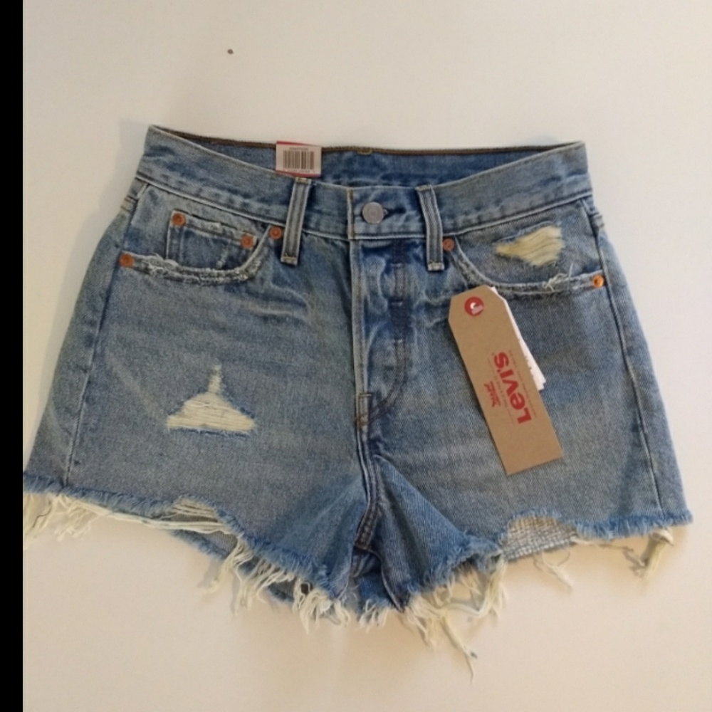 NWT Levi's Wedgie Fit Shorts